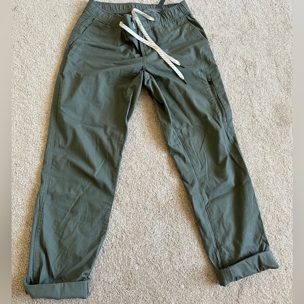 Worn once Women’s Vuori Ripstop pants xs